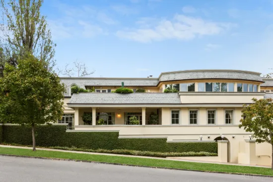 4/2a Struan Street, Toorak, Vic 3142