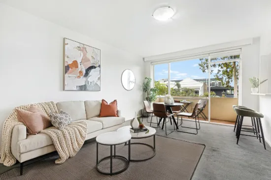 4/44 Robe Street, St Kilda, Vic 3182
