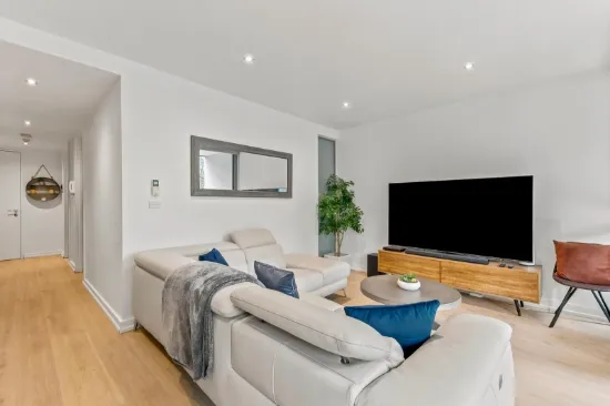 4/46 Eucalyptus Drive, Maidstone, Vic 3012