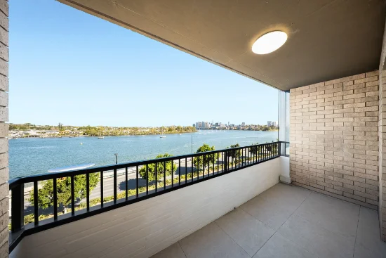 4/61 Hillside Crescent, Hamilton, Qld 4007