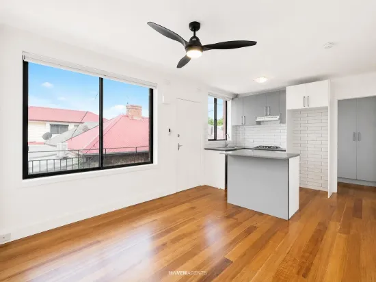 4/71 Esplanade West, Port Melbourne, Vic 3207