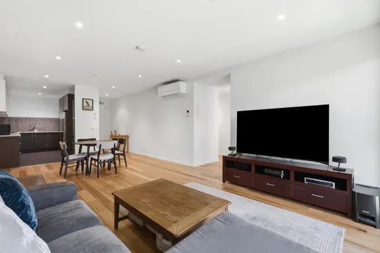 4/9 Railway Parade, Murrumbeena, Vic 3163