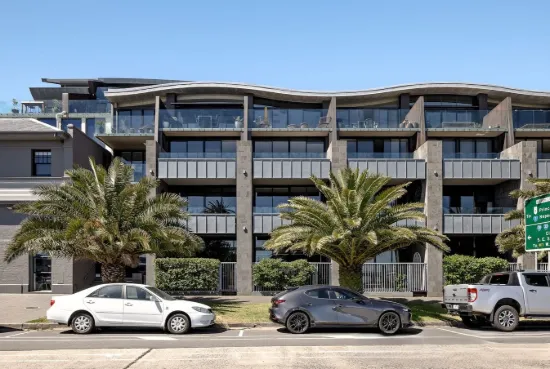 405/49 Beach Street, Port Melbourne, Vic 3207