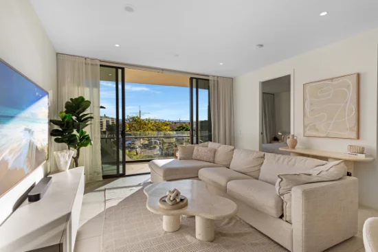 4204/24 The Lanes Boulevard, Mermaid Waters, Qld 4218