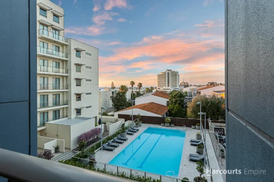 43/2 Brighton Road, Scarborough, WA 6019-Image