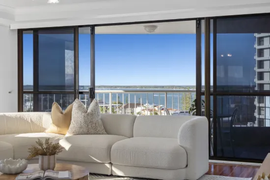 44/21 Bayview Street, Runaway Bay, Qld 4216