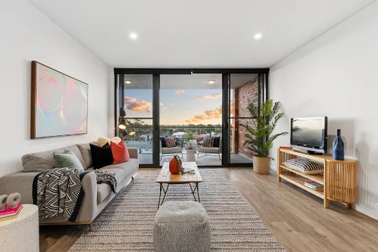 44/5 Junction Parade, Midland, WA 6056 - For Sale
