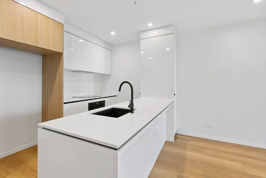 46/18 Remembrance Drive, Surfers Paradise, Qld 4217-Image