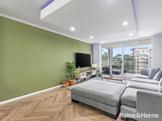 462/80 John Whiteway Drive, Gosford, NSW 2250-Image