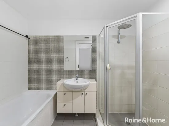 462/80 John Whiteway Drive, Gosford, NSW 2250-Image