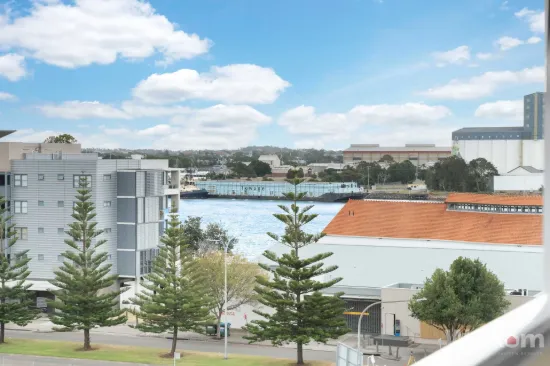 501/14 Honeysuckle Drive, Newcastle, NSW 2300