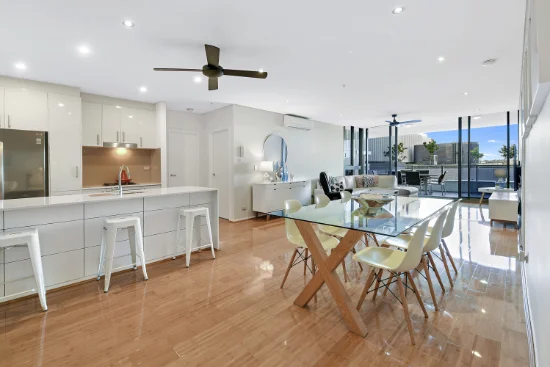 501/4 Como Crescent, Southport, Qld 4215