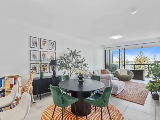 502/372-374 Marine Parade, Labrador, Qld 4215