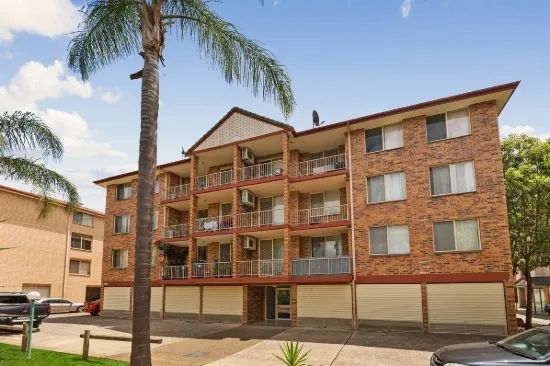 51/4 Riverpark Drive, Liverpool, NSW 2170