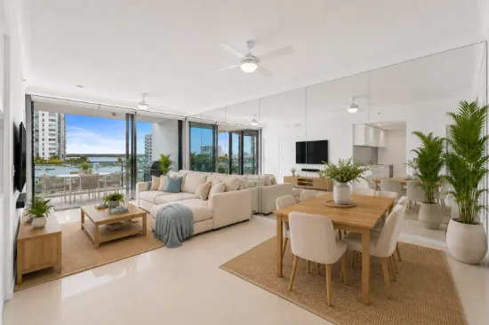 519/19 Imperial Parade, Labrador, Qld 4215