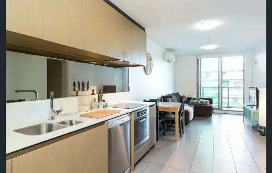 521/15 Clifton Street, Prahran, Vic 3181