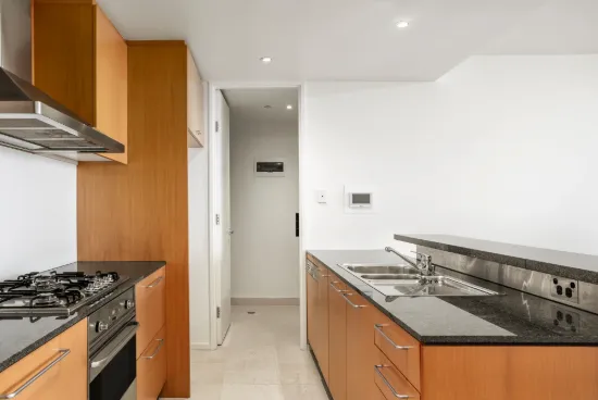 56/2 Esplanade West, Port Melbourne, Vic 3207