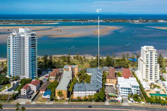 5B/220 Marine Parade, Labrador, Qld 4215