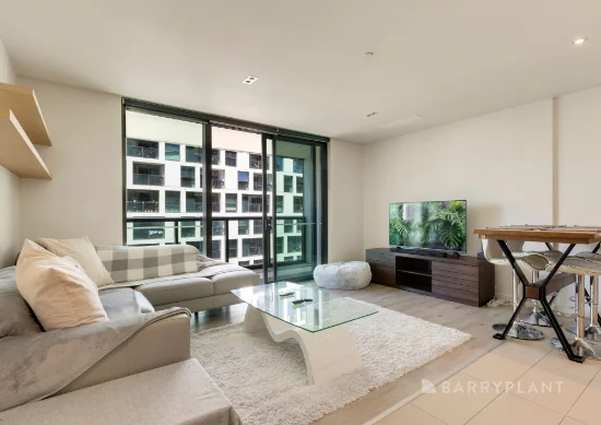 5F/8 Waterside Place, Docklands, Vic 3008