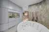 6/107 Stanhill Drive, Chevron Island QLD 4217-Image