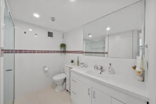 605/70 Remembrance Drive, Surfers Paradise, Qld 4217-Image