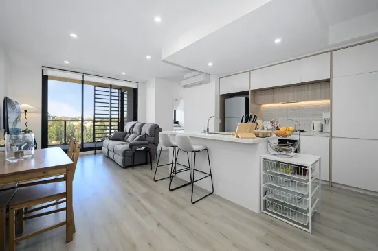 608/81B Lord Sheffield Circuit, Penrith, NSW 2750
