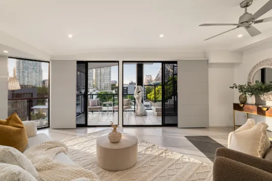 63/161 Main Street, Kangaroo Point, Qld 4169