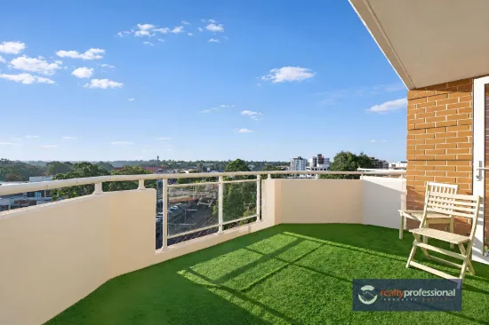 65/2 Pound Rd, Hornsby, NSW 2077