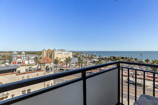 6c/21 The Esplanade, St Kilda, Vic 3182