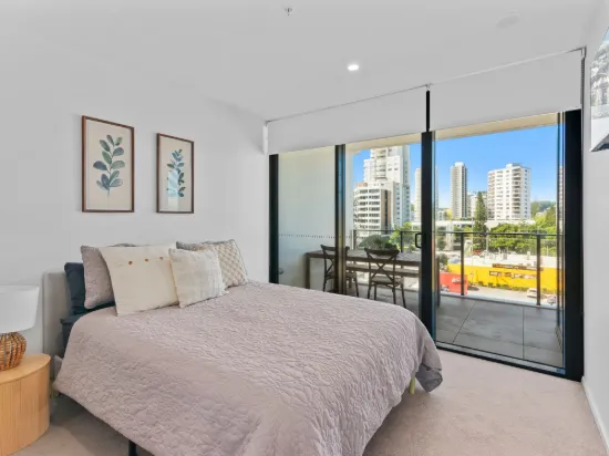7/1969 Gold Coast Highway, Burleigh Heads QLD 4220-Image