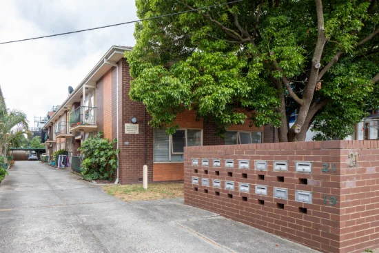 7/21 Toolambool Road, Carnegie, Vic 3163