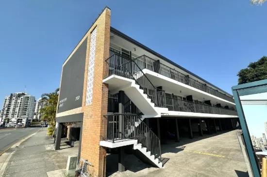 7/2930 Gold Coast Highway, Surfers Paradise, Qld 4217