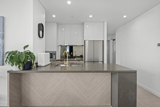 7002/88 The Esplanade, Surfers Paradise, Qld 4217-Image