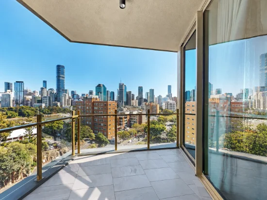 701/25 Shafston Avenue, Kangaroo Point QLD 4169-Image