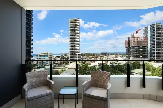 701/4-6 Alexandra Avenue, Mermaid Beach, Qld 4218