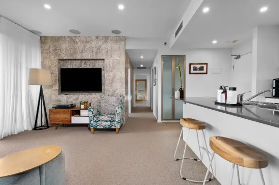 704/14 Honeysuckle Drive, Newcastle, NSW 2300
