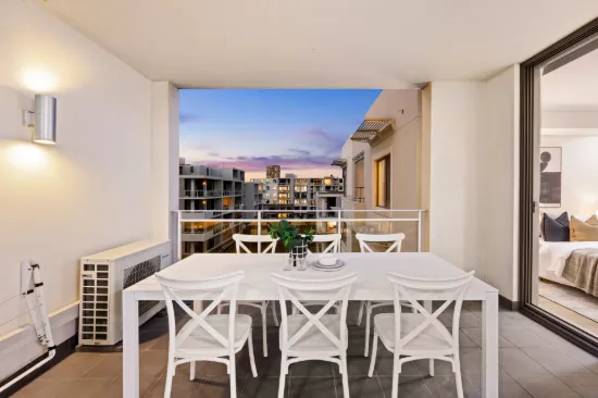 706/1 Stromboli Strait, Wentworth Point, NSW 2127