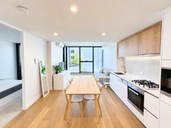 707/23 Mackenzie Street, Melbourne, Vic 3000