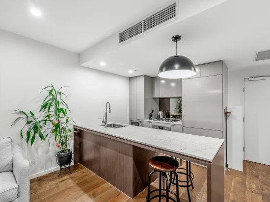 709/148 Logan Rd, Woolloongabba, Qld 4102