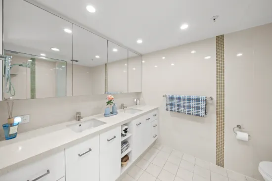 79/21 Bayview Street, Runaway Bay, Qld 4216-Image