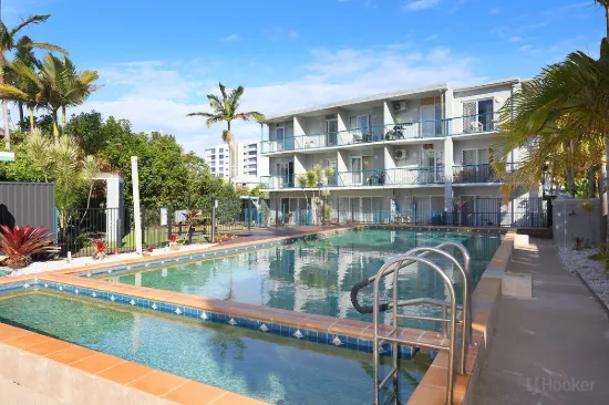 8/125 Frank Street, Labrador, Qld 4215