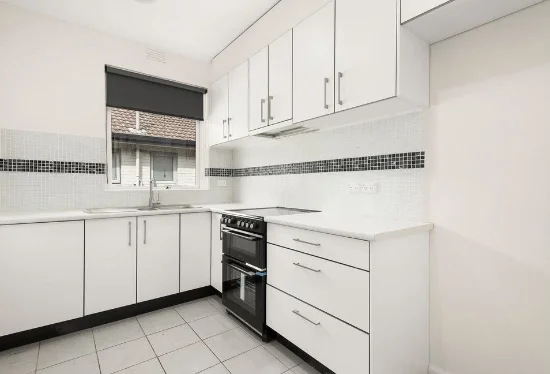 8/15 Rosstown Road, Carnegie, Vic 3163