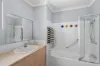 8/16 Miles Street, Hawthorne, Qld 4171-Image