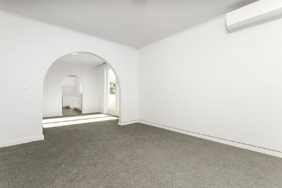 8/17 Broadway, Elwood, Vic 3184 - For Rent