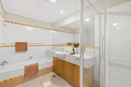 8/23 Queens Road, Melbourne, Vic 3004-Image