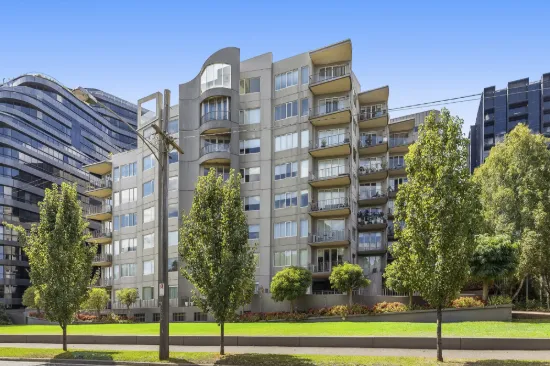 8/23 Queens Road, Melbourne, Vic 3004-Image