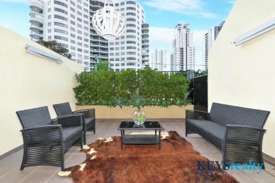 8/28 Woodroffe Avenue, Main Beach, Qld 4217-Image