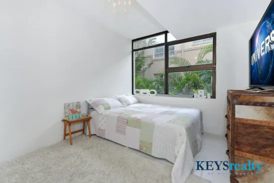 8/28 Woodroffe Avenue, Main Beach, Qld 4217-Image
