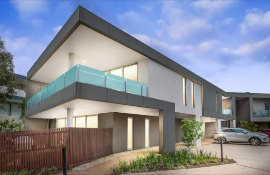 8/42 Eucalyptus Drive, Maidstone, Vic 3012