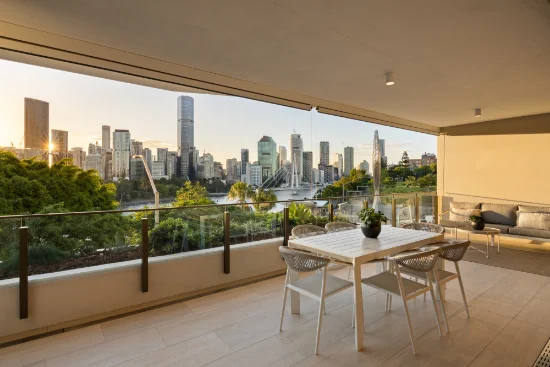 8 River Terrace, Kangaroo Point, Qld 4169